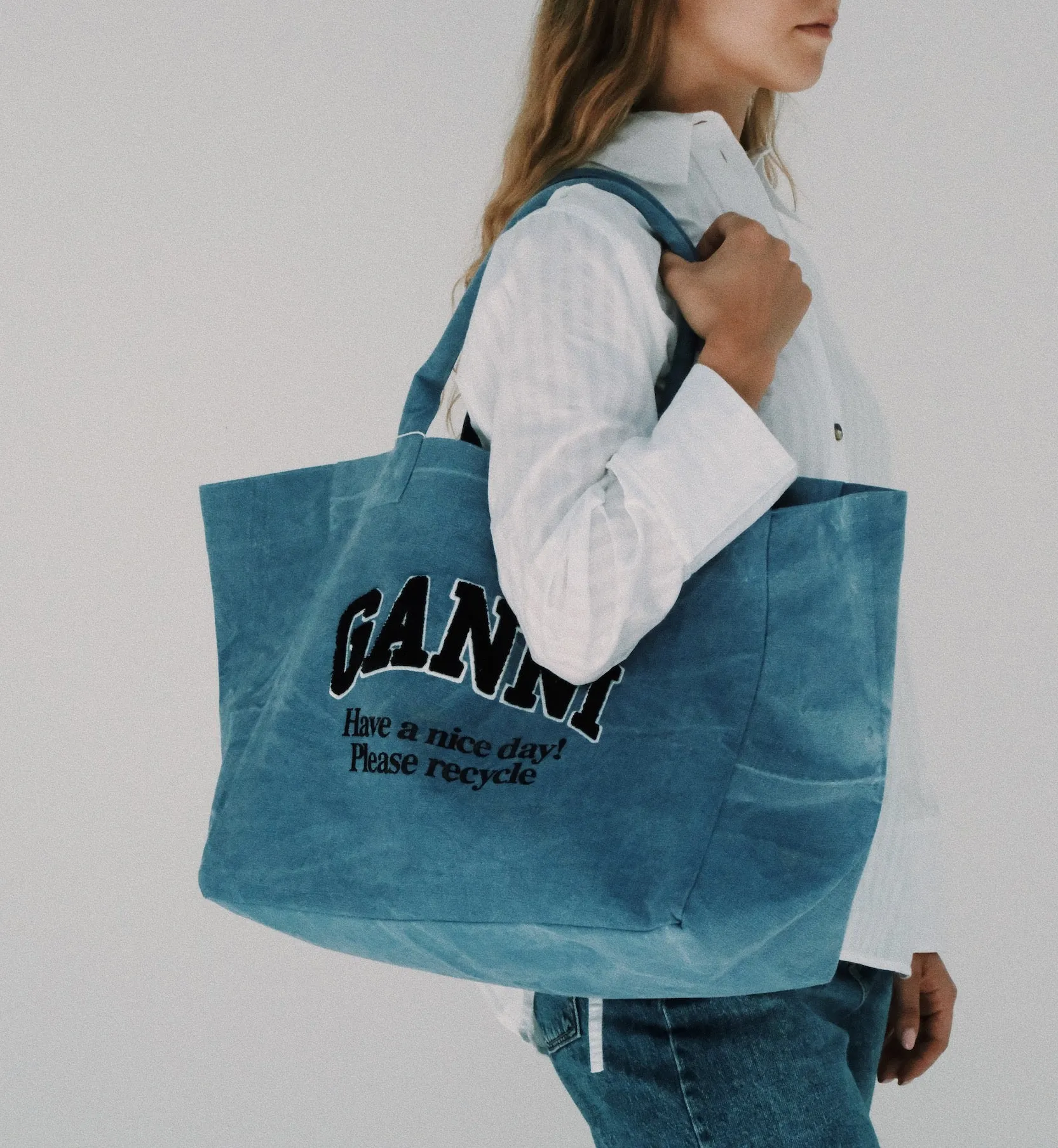 GANNI Washed Denim Shopper XXL