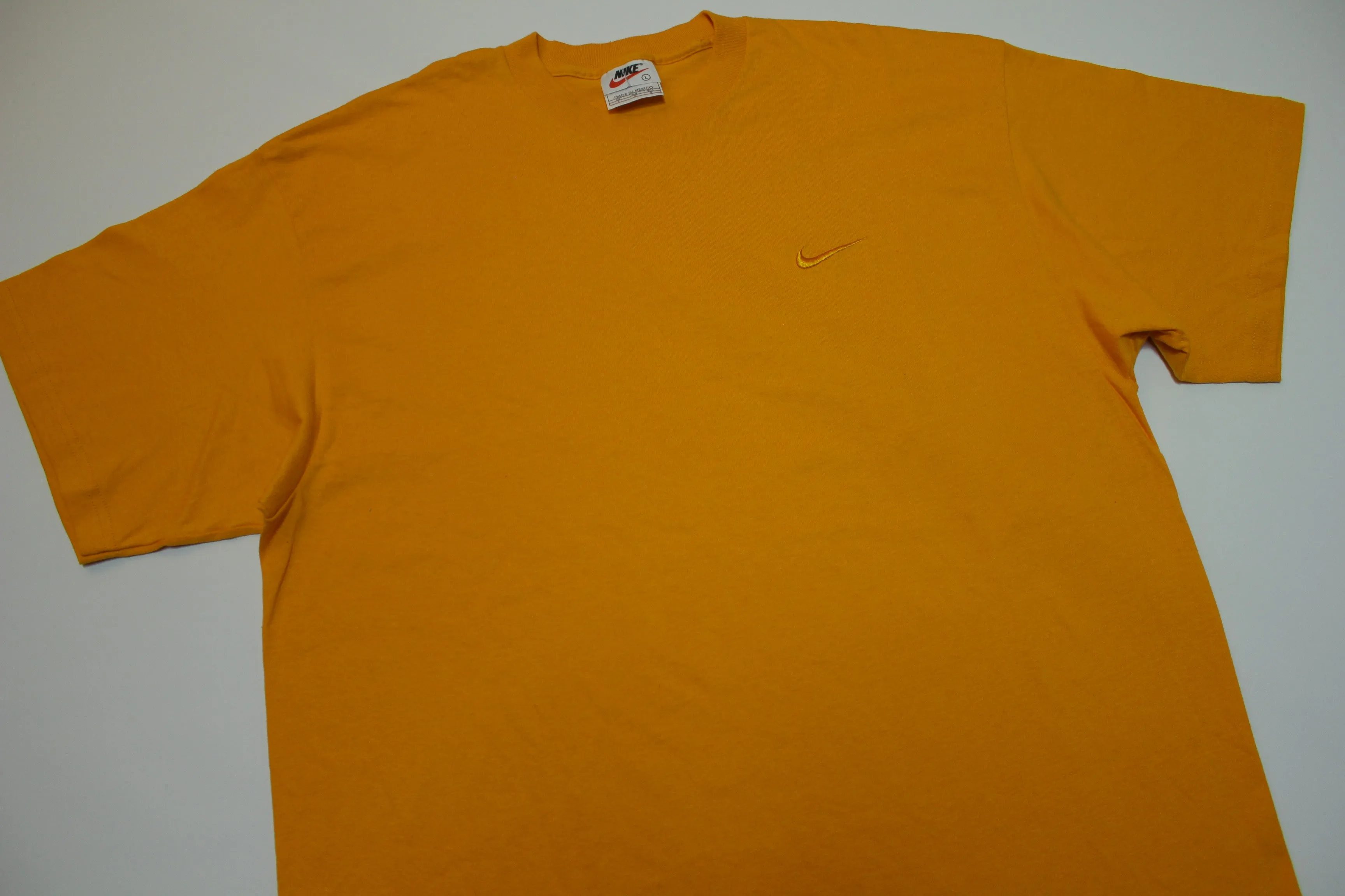 Nike Basic Essential Embroidered Swoosh Check Vintage 90's Bright Orange T-Shirt