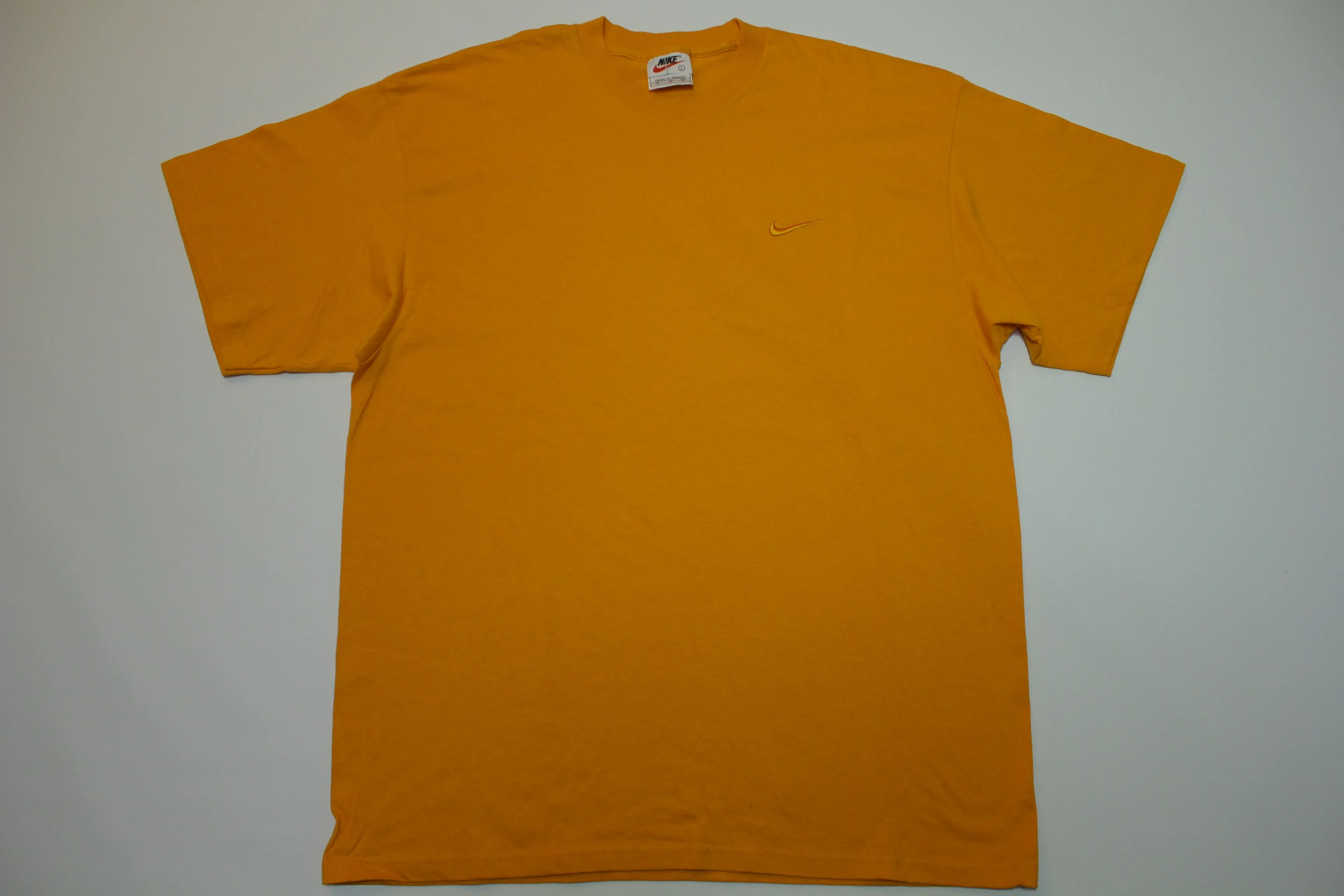 Nike Basic Essential Embroidered Swoosh Check Vintage 90's Bright Orange T-Shirt